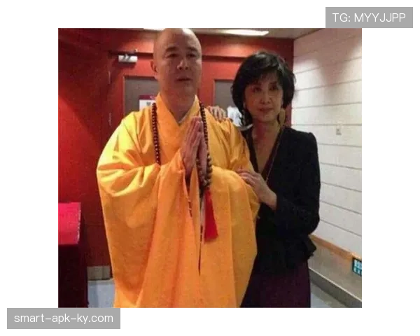 朱琳训练完直接啃鸡腿?这自律人设有点晃 朱琳训练完直接啃鸡腿?这自律人设有点晃